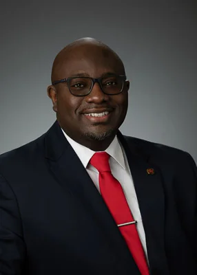 EVP/Chief Retail Officer >Arthur Gordon